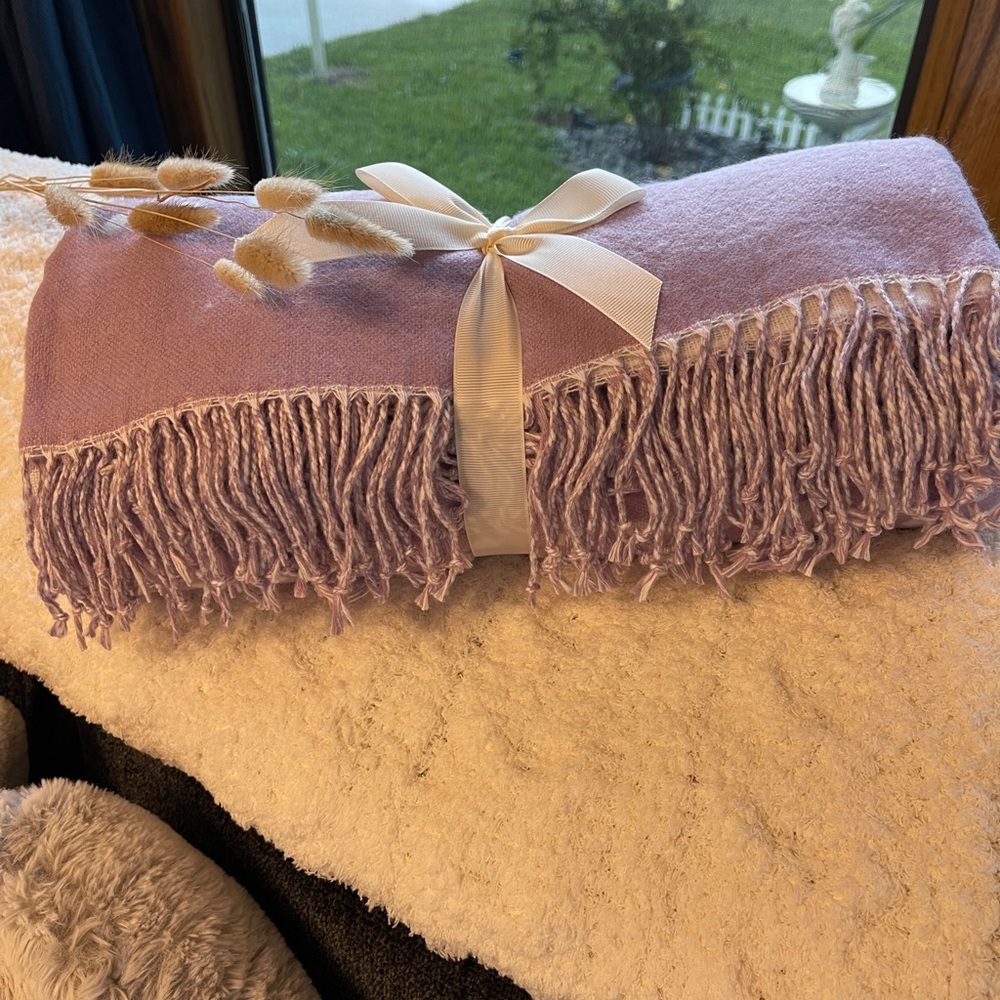 HOME REFLECTIONS Dot Throw with Fringe reversible In Lilac - Picture 10 of 13